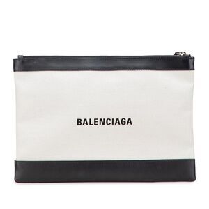 Pre Loved balenciaga Women White Clutches
